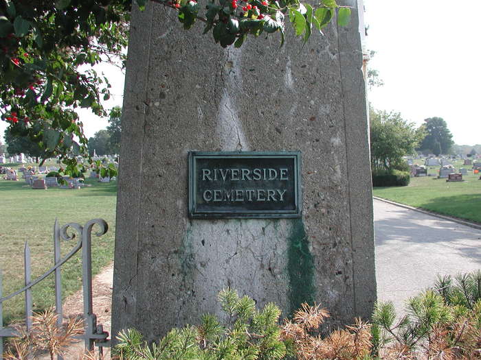 Riverside Cemetery